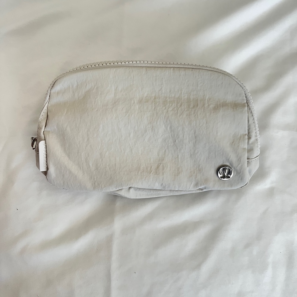 Sold Lululemon Athletica Everywhere Belt Bag SOLD